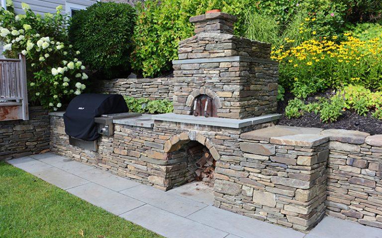stacked-stone-fireplace-with-pizza-ovenl_800x500